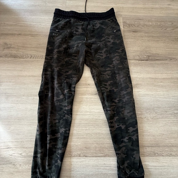BYLT Basic Mens Elite+ Fitted Joggers Size XL Camo Print Elastic Drawstring EUC - Picture 1 of 9